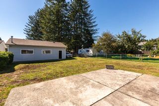 Photo 2: 3555 ST. ANNE Street in Port Coquitlam: Glenwood PQ House for sale : MLS®# R2097289
