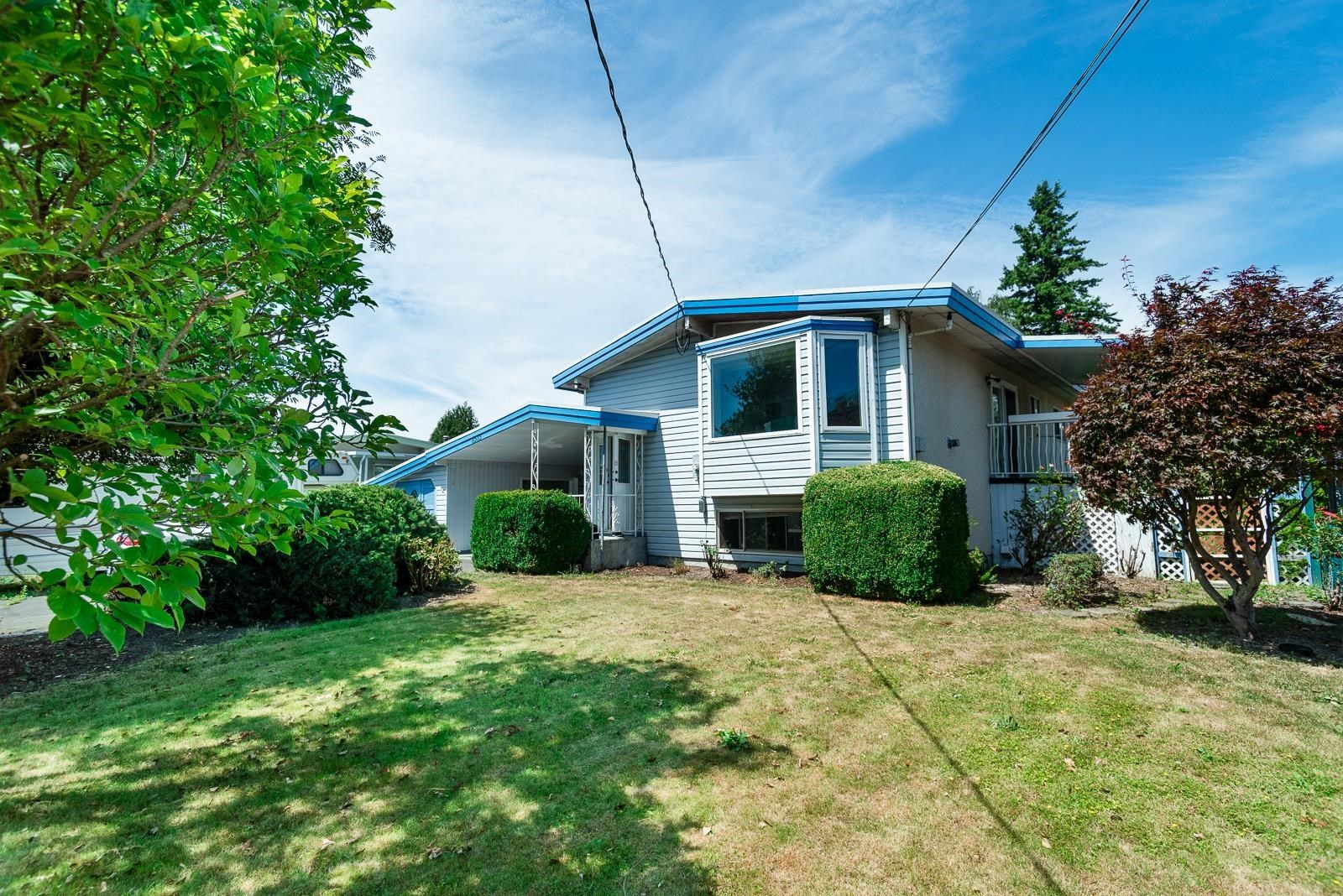 Main Photo: 8535 HOWARD Crescent in Chilliwack: Chilliwack Proper South House for sale : MLS®# R2793054