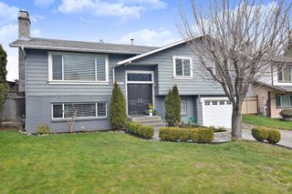 Photo 1: 27571 32A Avenue in Langley: Aldergrove Langley House for sale : MLS®# R2438545