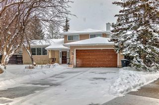 Photo 1: 14 Varmoor Place NW in Calgary: Varsity Detached for sale : MLS®# A2116711