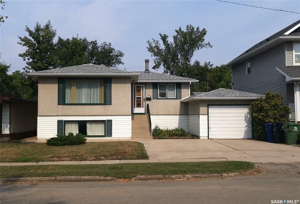 Main Photo: 106 112th Street West in Saskatoon: Sutherland Residential for sale : MLS®# SK907956