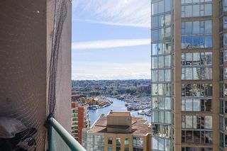 Photo 3: 1601 907 BEACH Avenue in Vancouver: Yaletown Condo for sale in "CORAL COURT" (Vancouver West)  : MLS®# R2739981