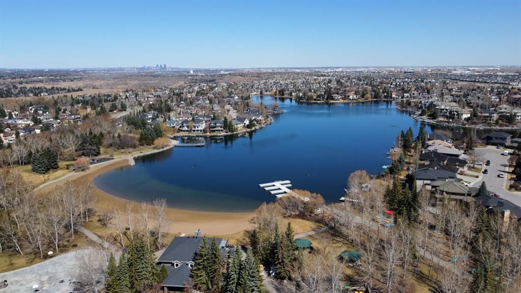 McKenzie Lake is a 43 acre lake combined with an 18 acre park