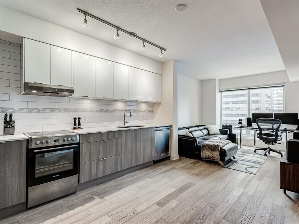 Main Photo: 1109 930 6 Avenue SW in Calgary: Downtown Commercial Core Apartment for sale : MLS®# A1169596
