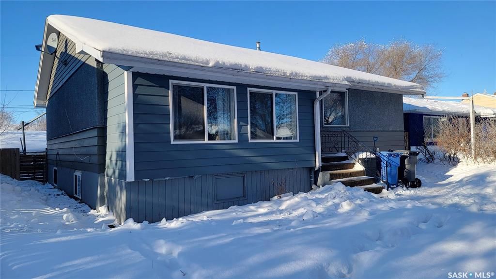 Main Photo: 1141 108th Street in North Battleford: Paciwin Residential for sale : MLS®# SK917320
