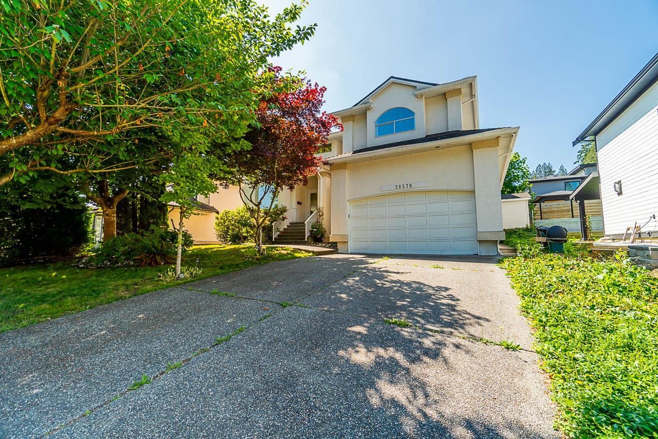 Main Photo: 20576 GRADE Crescent in Langley: Langley City House for sale : MLS®# R2784331