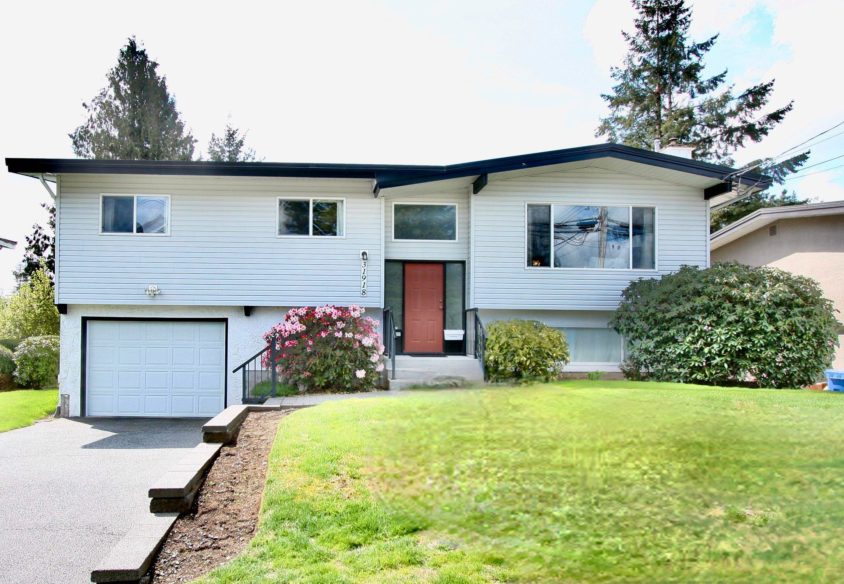 Main Photo: 31918 CONRAD Avenue in Abbotsford: Abbotsford West House for sale : MLS®# R2775536