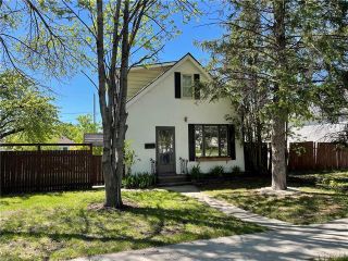 Photo 2: 402 Rutland Street in Winnipeg: St James Residential for sale (5E)  : MLS®# 202327945