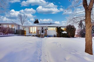 Photo 4: 108 Harlow Avenue NW in Calgary: Highwood Detached for sale : MLS®# A2030572