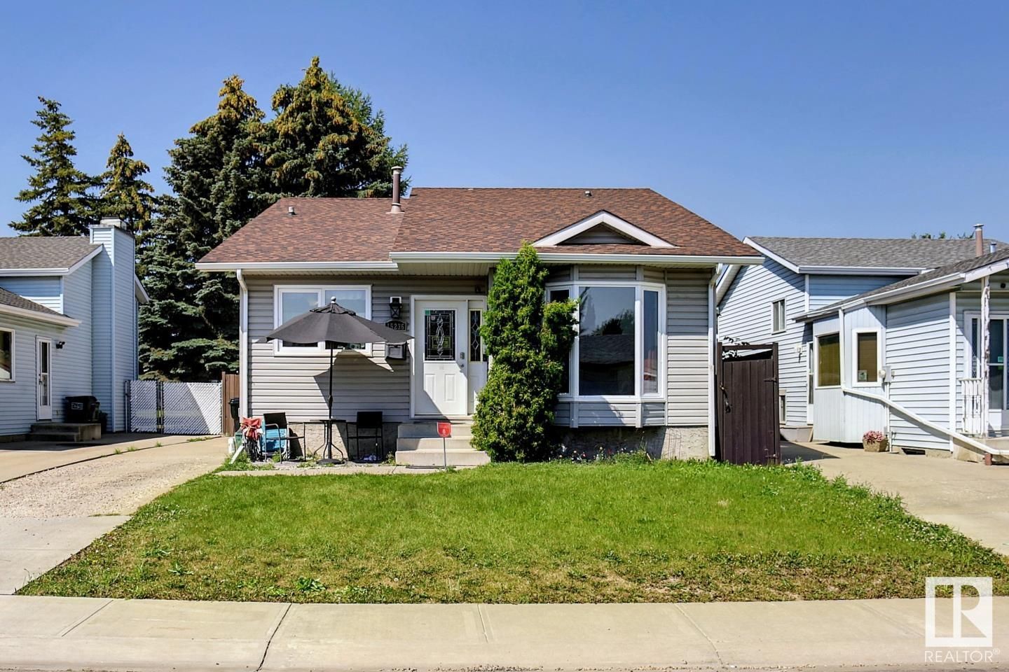 Main Photo: 15236 81 Street in Edmonton: Zone 02 House for sale : MLS®# E4307128