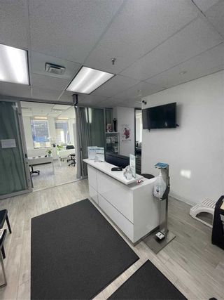 Photo 6: 300 1 St Clair Avenue W in Toronto: Yonge-St. Clair Property for lease (Toronto C02)  : MLS®# C5844813