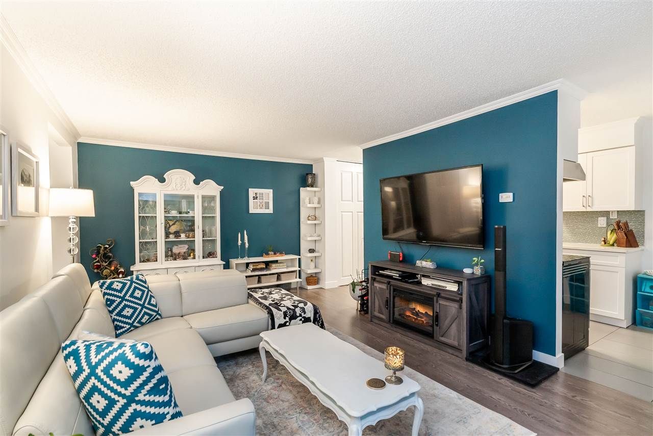 Main Photo: 31 2441 KELLY Avenue in Port Coquitlam: Central Pt Coquitlam Condo for sale : MLS®# R2521585
