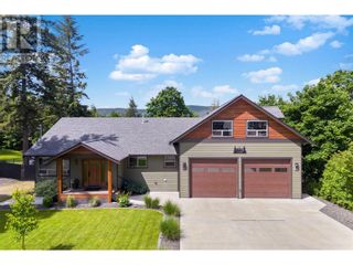 Photo 1: 1401 20 Street SE in Salmon Arm: House for sale : MLS®# 10307047