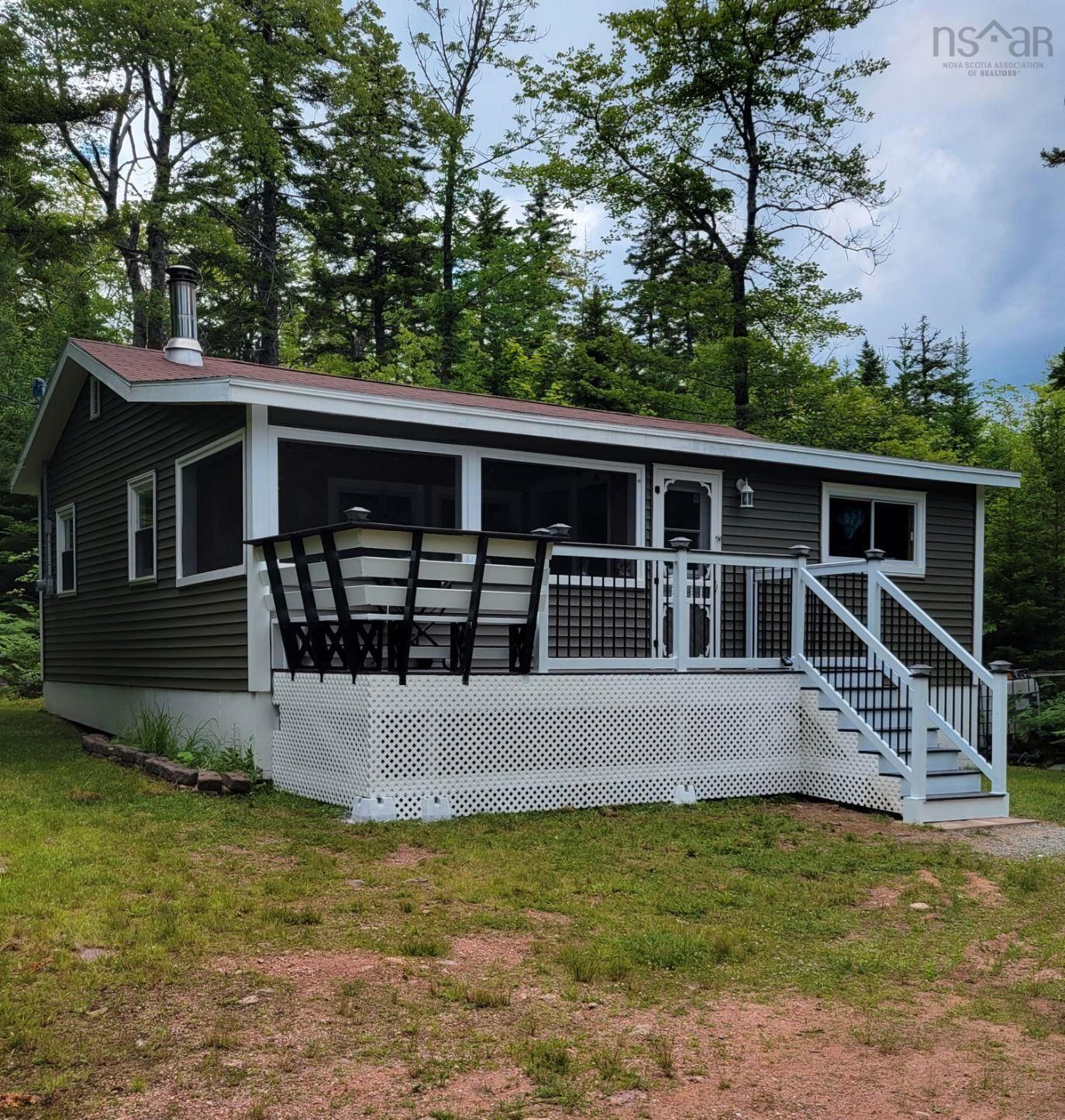 Main Photo: 78 Maple Ridge Drive in Franey Corner: 405-Lunenburg County Residential for sale (South Shore)  : MLS®# 202215501