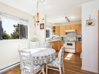 Photo 1: 209 175 E 10TH STREET in North Vancouver: Central Lonsdale Condo for sale : MLS®# R2203480