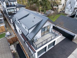 Photo 3: 1127 E 15TH Avenue in Vancouver: Mount Pleasant VE Townhouse for sale in "CASA168" (Vancouver East)  : MLS®# R2866472