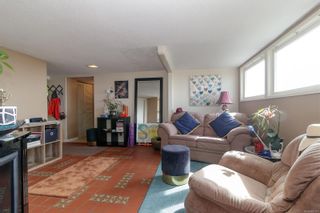 Photo 34: 304 Clifton Terr in Esquimalt: Es Old Esquimalt House for sale : MLS®# 887177