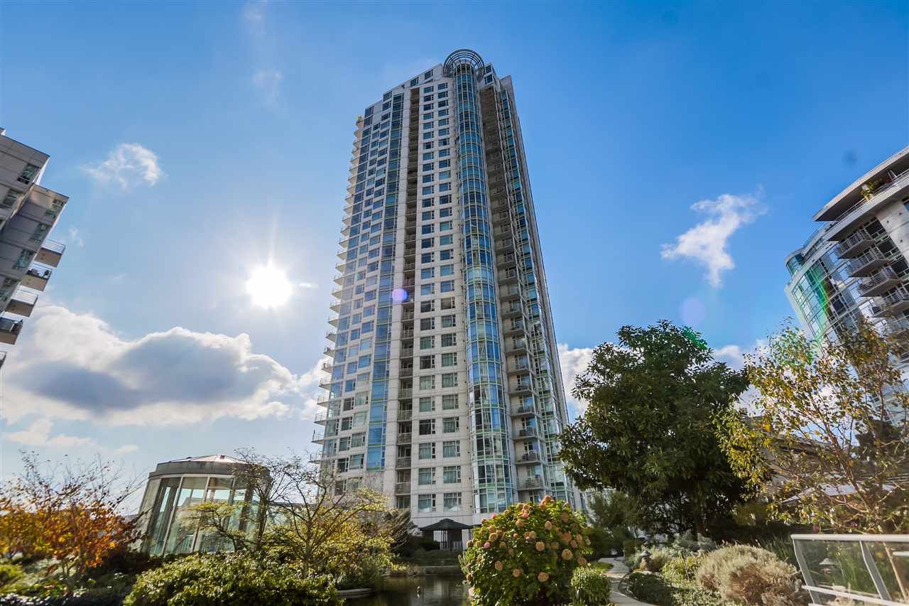 Main Photo: 2205 1199 MARINASIDE CRESCENT in : Yaletown Condo for sale : MLS®# R2009527