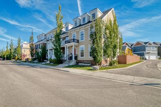 Photo 34: 31 Victoria Cross Boulevard SW in Calgary: Currie Barracks Row/Townhouse for sale : MLS®# A2003485