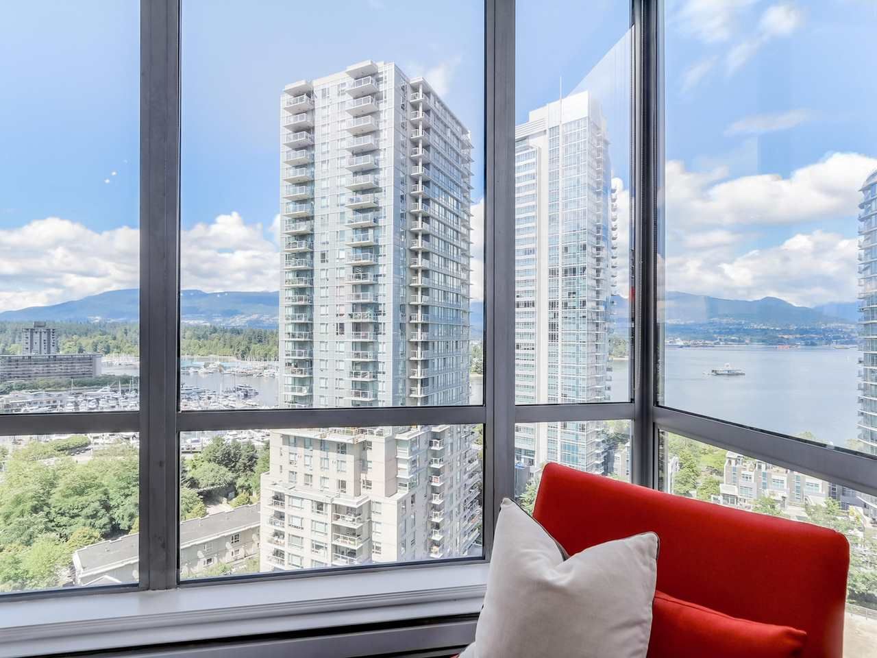 Main Photo: 1401 1228 W HASTINGS STREET in : Coal Harbour Condo for sale : MLS®# R2103469