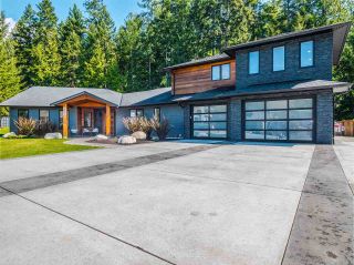 Photo 1: 5324 STAMFORD Place in Sechelt: Sechelt District House for sale (Sunshine Coast)  : MLS®# R2564542