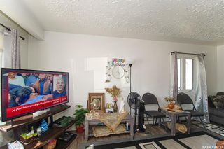 Photo 3: 33 McNab Crescent in Regina: Hillsdale Residential for sale : MLS®# SK966665