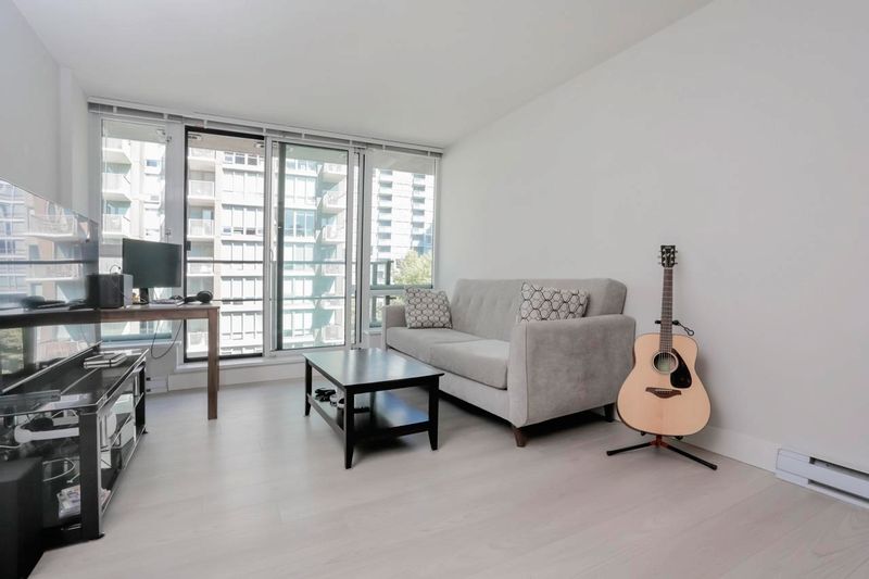 FEATURED LISTING: 809 - 1088 RICHARDS Street Vancouver