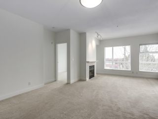 Photo 3: 301 6198 ASH Street in Vancouver: Oakridge VW Condo for sale in "THE GROVE" (Vancouver West)  : MLS®# R2332430