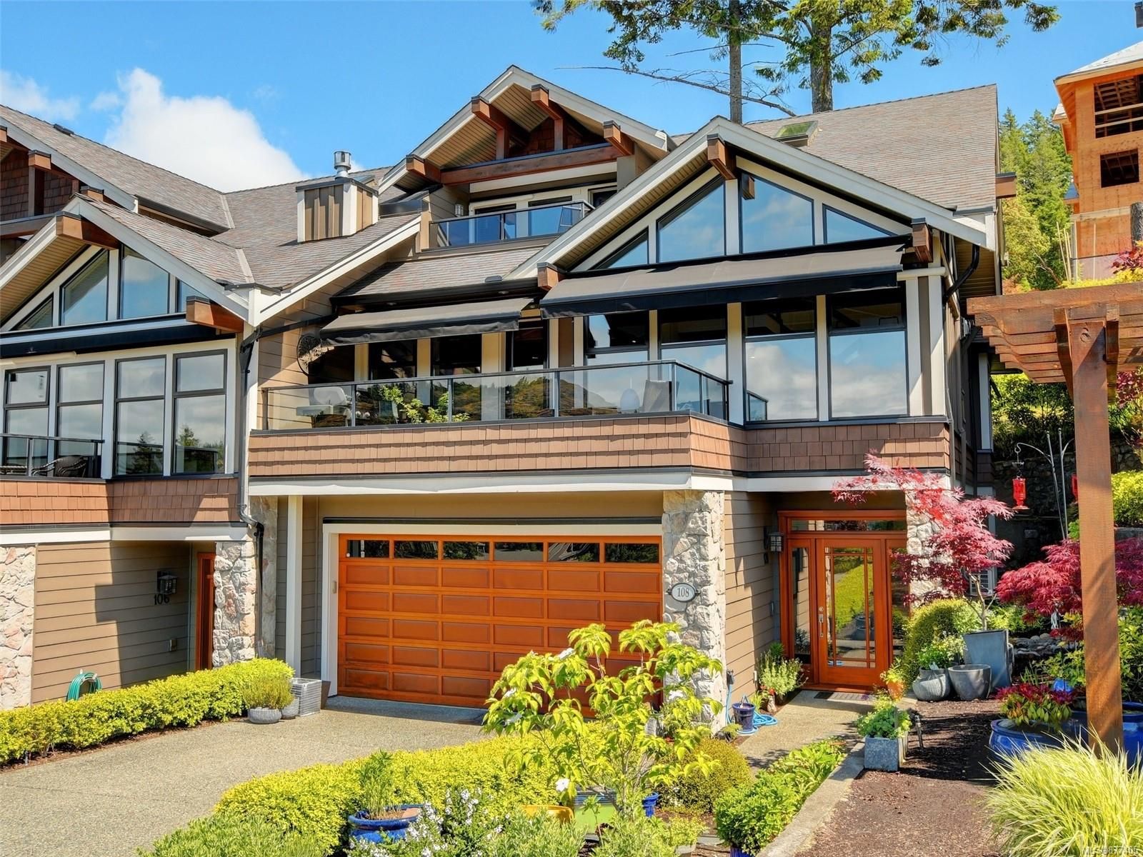 Main Photo: 108 1244 Muirfield Pl in Langford: La Bear Mountain Row/Townhouse for sale : MLS®# 877405
