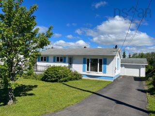 Photo 1: 3 Smith Avenue in Springhill: 102S-South of Hwy 104, Parrsboro Residential for sale (Northern Region)  : MLS®# 202214821