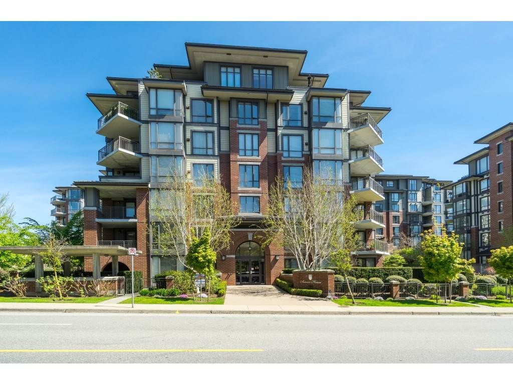 Main Photo: 101 1580 MARTIN Street: White Rock Condo for sale in "SUSSEX HOUSE" (South Surrey White Rock)  : MLS®# R2364735
