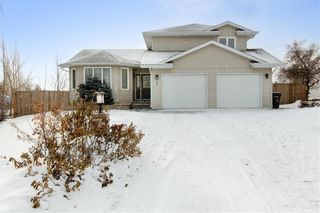 Photo 1: 7 Amber Bay in Morden: House for sale : MLS®# 202400501