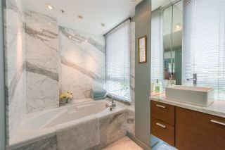 Photo 11: 960 COOPERAGE Way in Vancouver: Yaletown Townhouse for sale in "Coopers Point" (Vancouver West)  : MLS®# R2376080