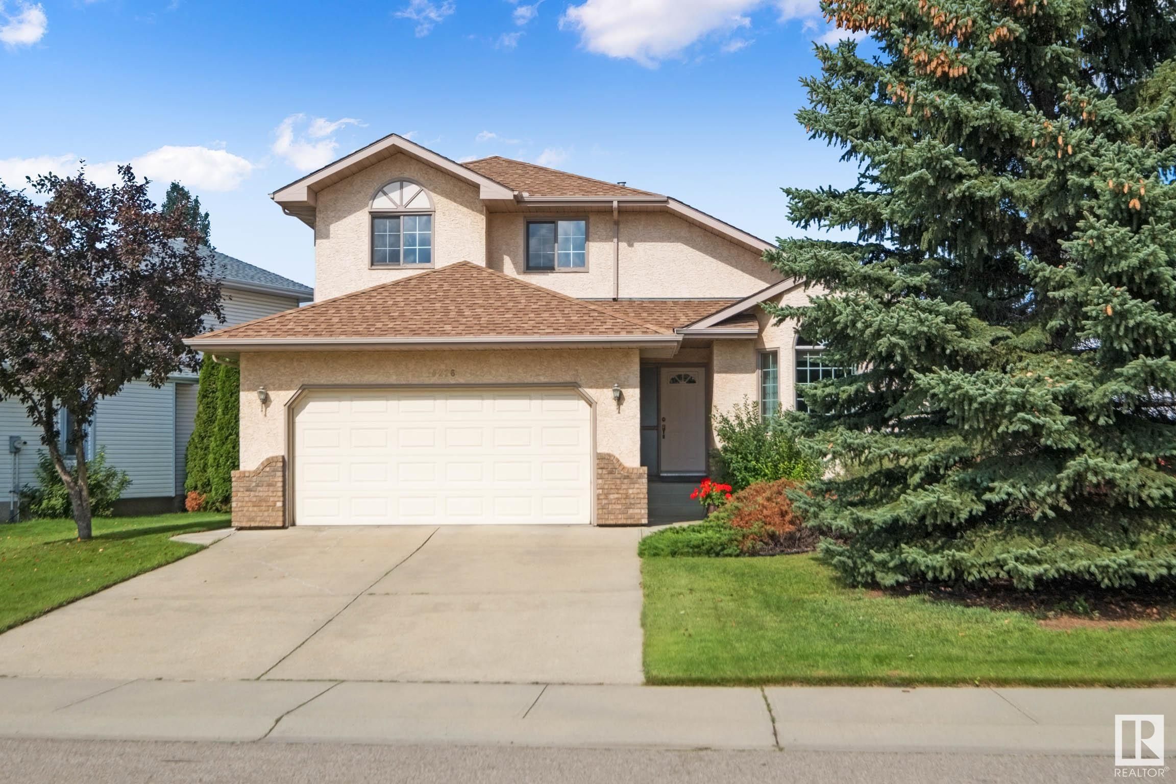 Main Photo: 10216 174 Avenue in Edmonton: Zone 27 House for sale : MLS®# E4358473