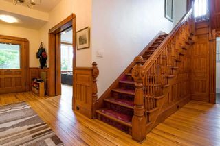Photo 4: 212 E Russell Street in Blue Mountains: Thornbury House (2 1/2 Storey) for sale : MLS®# X4947082
