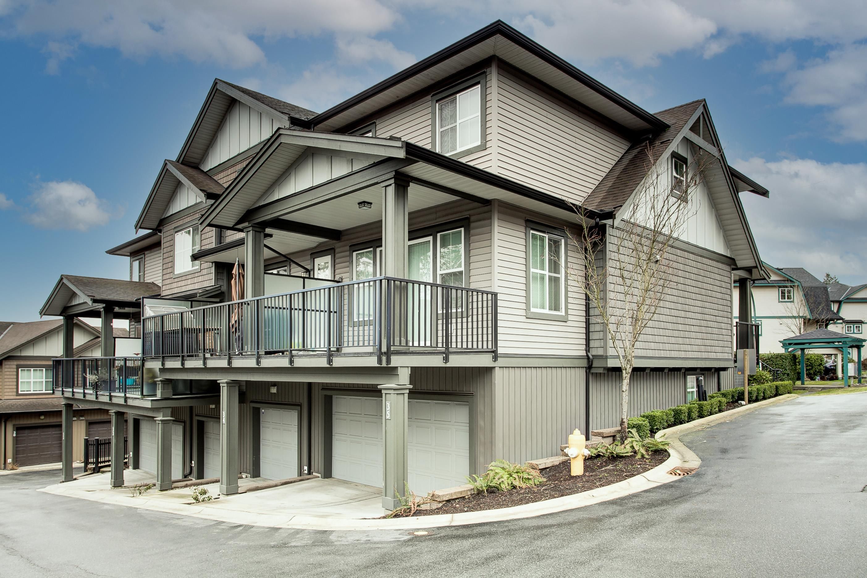 Main Photo: 35 11176 GILKER HILL Road in Maple Ridge: Cottonwood MR Townhouse for sale in "Bluetree Homes at Kanaka Creek" : MLS®# R2645804