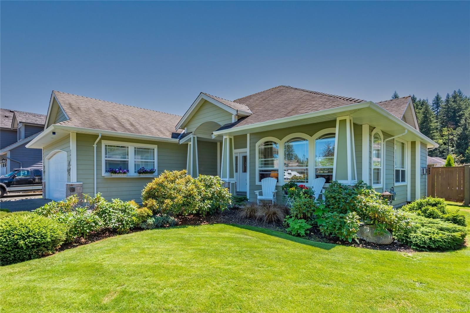 Main Photo: 961 Heritage Meadow Dr in Campbell River: CR Campbell River Central House for sale : MLS®# 910527