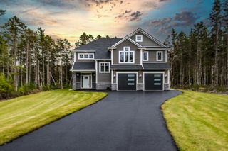 Photo 1: 696 Sandwick Drive in Hammonds Plains: 21-Kingswood, Haliburton Hills, Residential for sale (Halifax-Dartmouth)  : MLS®# 202307984