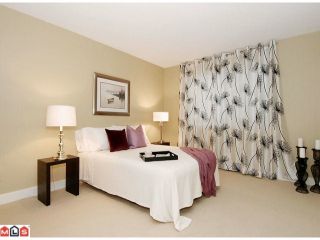 Photo 5: 101 1458 BLACKWOOD Street: White Rock Condo for sale in "Champlain Manor" (South Surrey White Rock)  : MLS®# F1022720