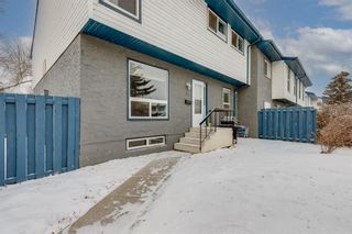 Photo 2: 92 6440 4 Street NW in Calgary: Thorncliffe Row/Townhouse for sale : MLS®# A2014229