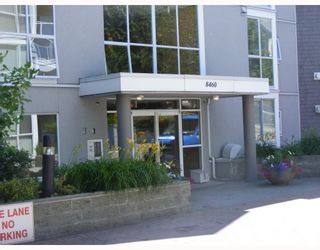 Photo 2: 208 8460 JELLICOE Street in Vancouver: Fraserview VE Condo for sale (Vancouver East)  : MLS®# V774272