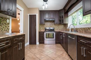 Photo 11: 2287 CASCADE Street in Abbotsford: Abbotsford West House for sale : MLS®# R2781638