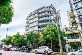 Photo 1: 589 W 7TH Avenue in Vancouver: Fairview VW Townhouse for sale (Vancouver West)  : MLS®# R2717712