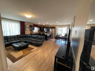 Photo 8: 15803 104 Avenue in Edmonton: Zone 21 House Half Duplex for sale : MLS®# E4383773