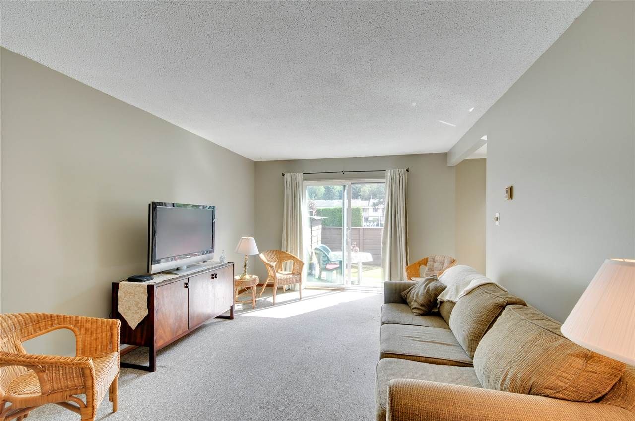 Main Photo: 55 14117 104 AVENUE in : Whalley Townhouse for sale : MLS®# R2200205