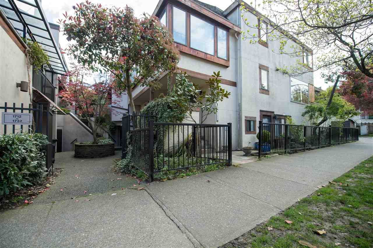Main Photo: 1704 CYPRESS Street in Vancouver: Kitsilano Townhouse for sale (Vancouver West)  : MLS®# R2159567