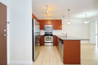 Photo 5: 701 610 VICTORIA Street in New Westminster: Downtown NW Condo for sale in "THE POINT" : MLS®# R2392846