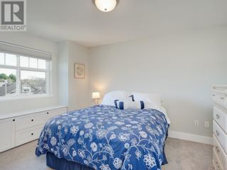 Photo 11: 4224 Oakview Pl in Saanich: House for sale : MLS®# 959779