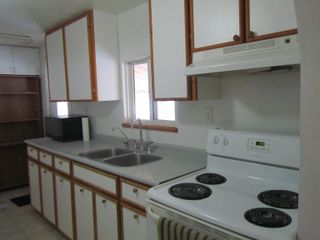 Photo 8: 5484 SAUNDERS Crescent: 103 Mile House Manufactured Home for sale (100 Mile House)  : MLS®# R2760914