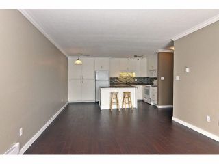 Photo 6: 301 2780 WARE Street in Abbotsford: Central Abbotsford Condo for sale in "Chelsea House" : MLS®# R2110446